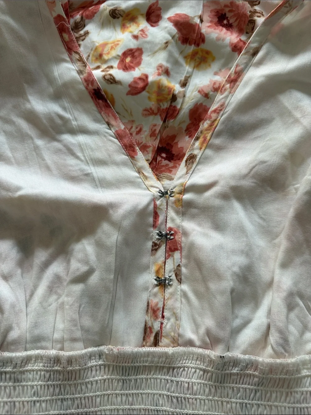 Abercrombie & Fitch White Floral V-Neck Smocked Hem Blouse